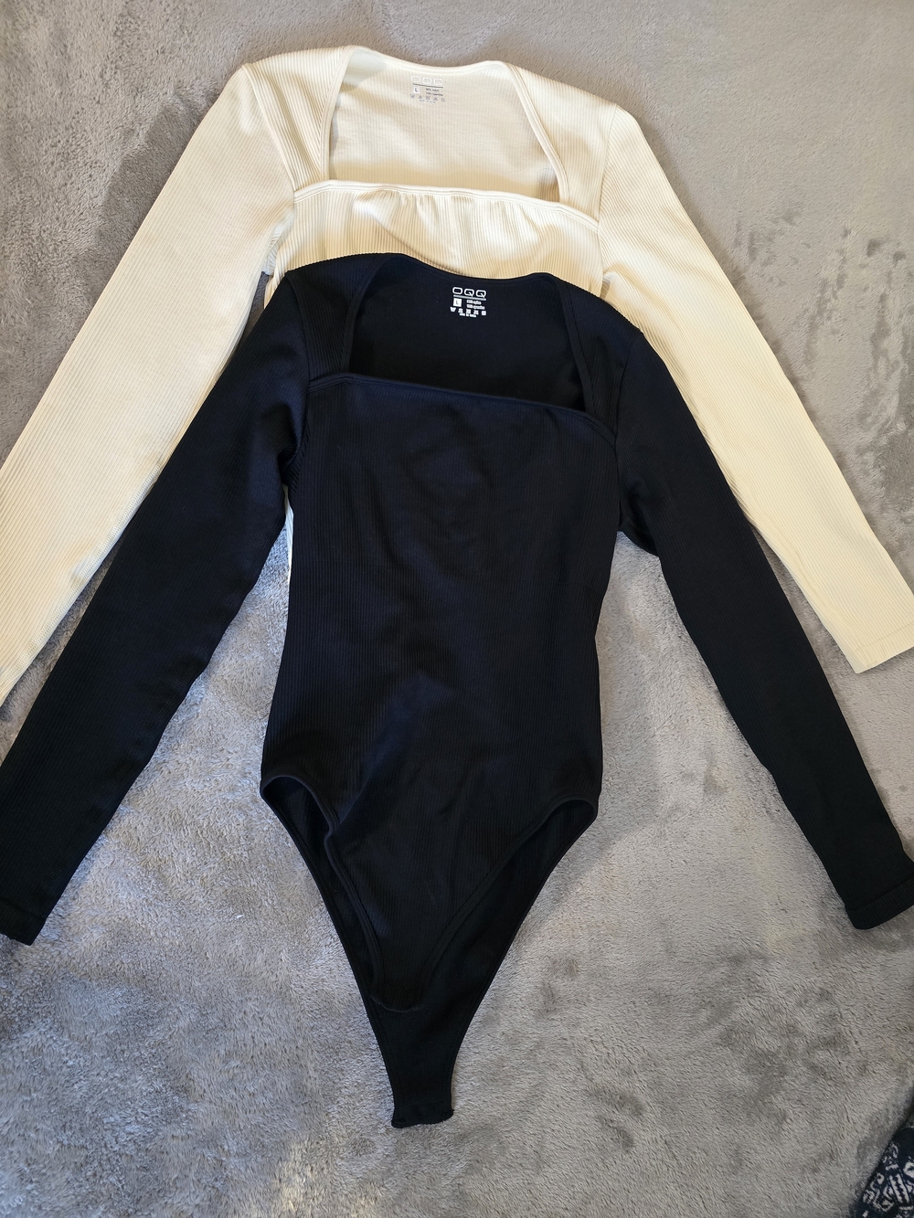 Set QQQ Bodysuits